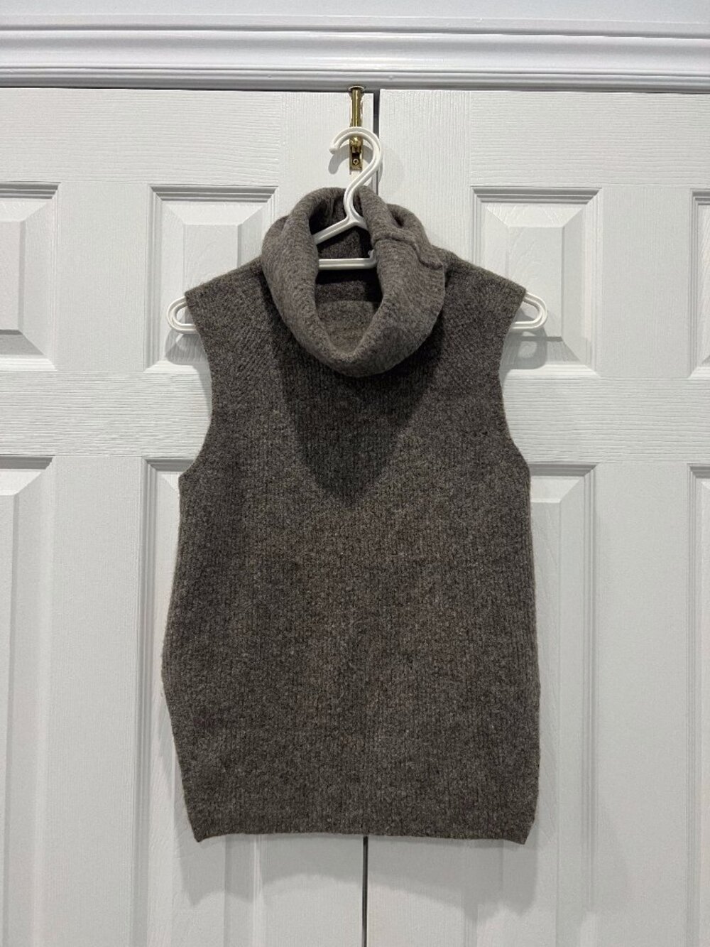 Community XS Sweater Vest Turtleneck Grey Brown